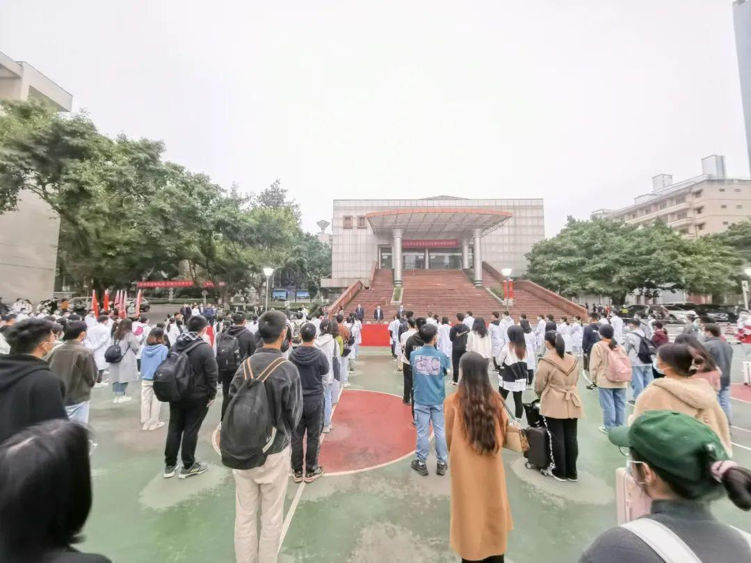 重庆疫情发生的原因与影响探析