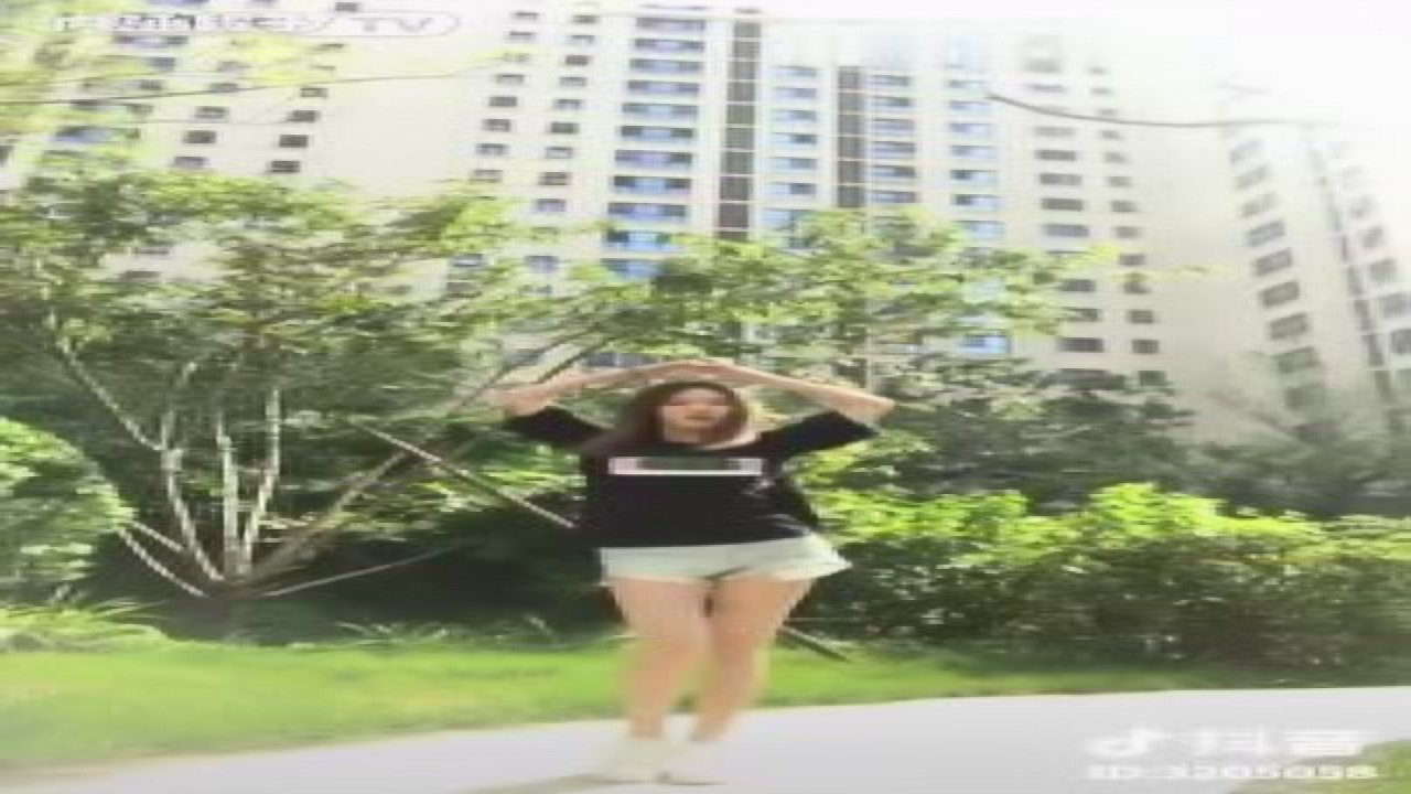 云端舞动，疫情期间抖音最火美女舞蹈的温暖力量