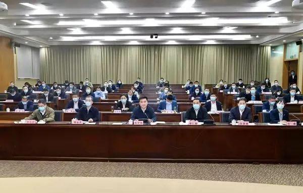 2019年末警钟，新冠肺炎疫情的起源与全球影响
