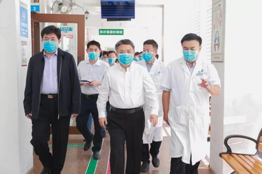 从未知到全球大流行，新型冠状病毒疫情的起始与跨越