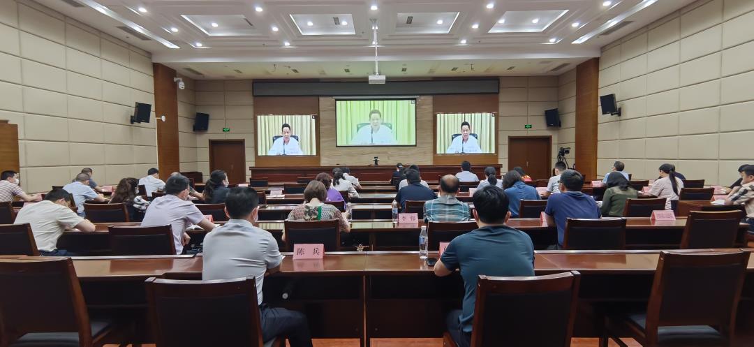 疫情警钟，新冠病毒的多样症状表现与全面应对策略