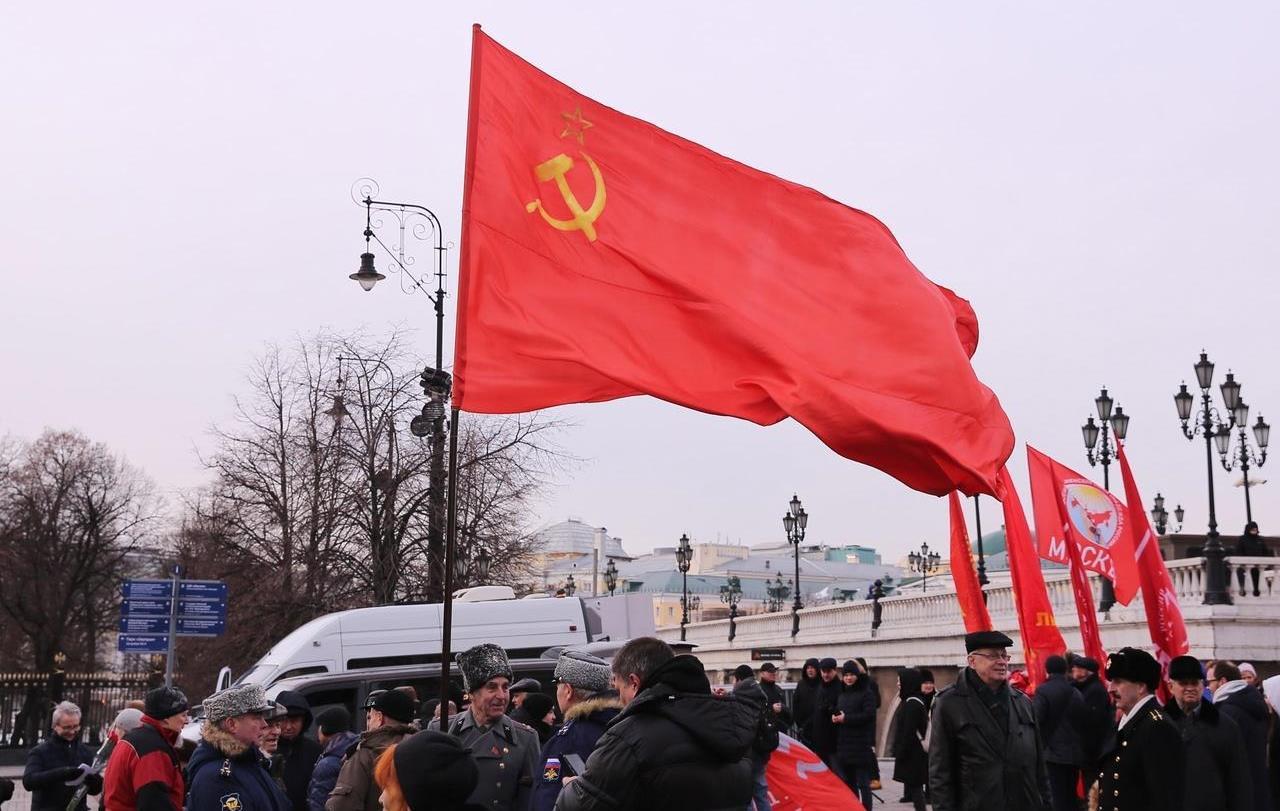2024版八年级历史书中的疫情篇章，全球抗疫的启示与挑战