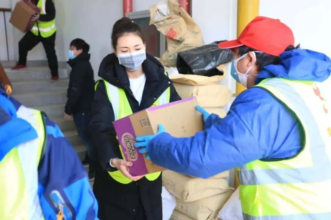 疫情前线的守护者，医护人员无私奉献的英勇篇章
