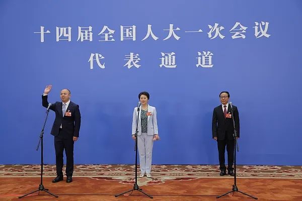 疫情中的英语朗诵，以声传情，传递希望与温暖