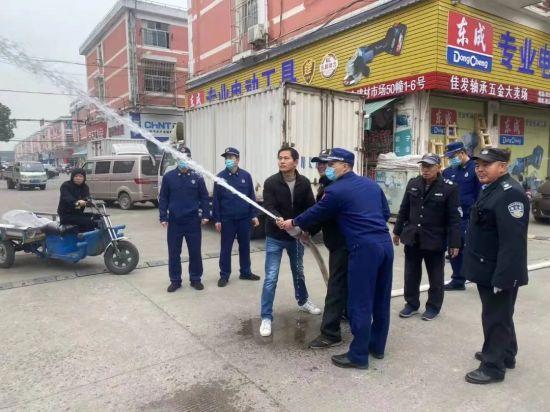 疫情下的艰难抉择，个人与社会的熬不住时刻