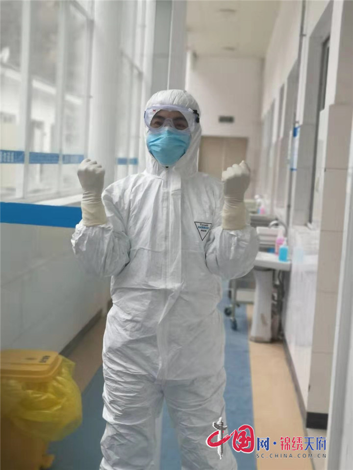 疫情中的温暖之光，一位普通护士的坚守与奉献