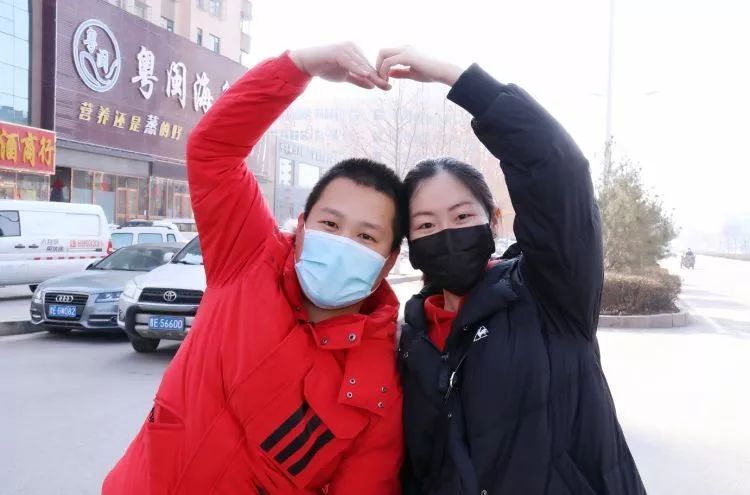 疫情下的深情守望，武汉情侣的感人故事