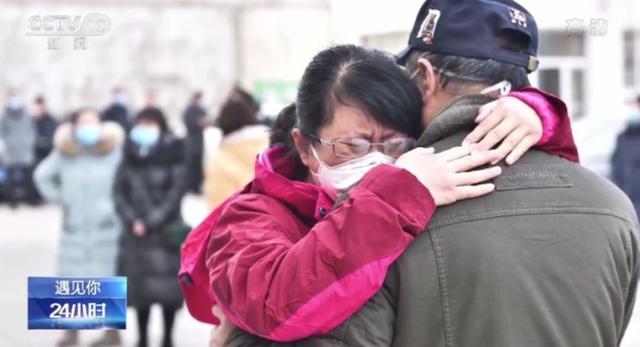抗击疫情中的温暖力量，那些感动人心的故事