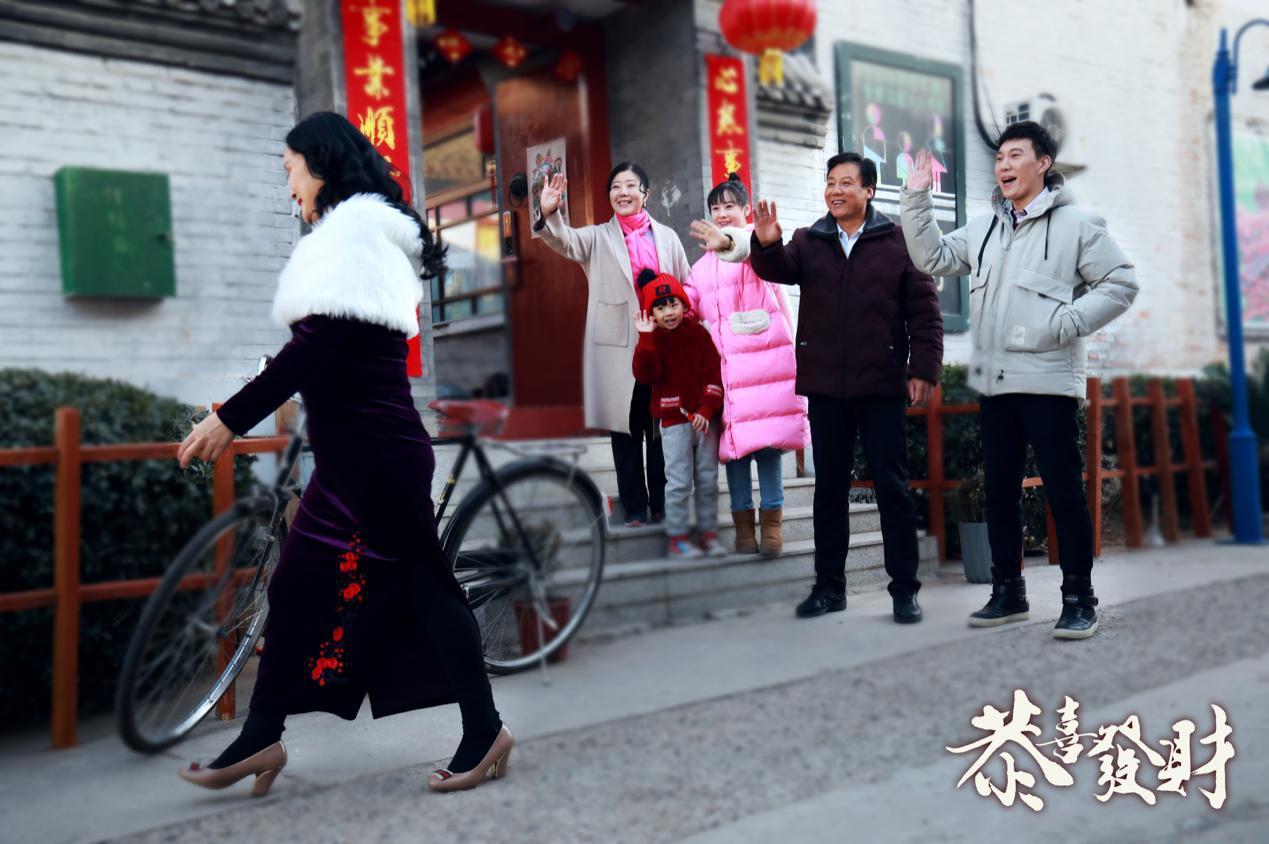 2020年一分钟抗疫情感人视频，温暖与坚韧的力量